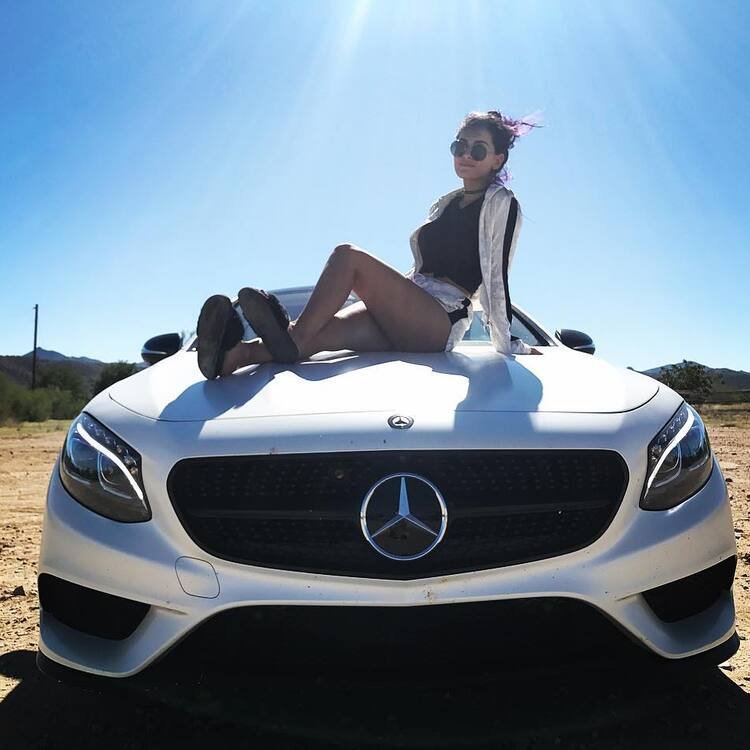 Sssniperwolf car collection - Mercedes Benz S 550 Coupe