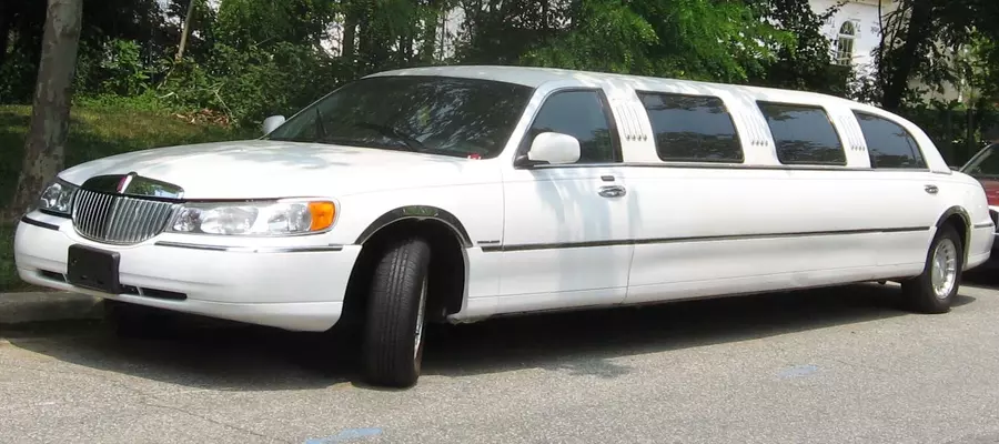 Jeff Bezos Lincoln Town Car Stretch Limousine