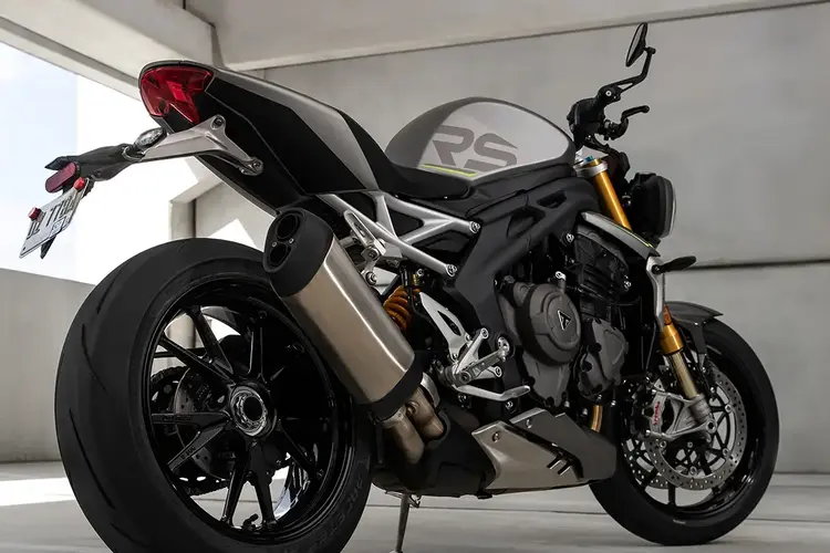 Triumph Speed Triple 1200 RS features